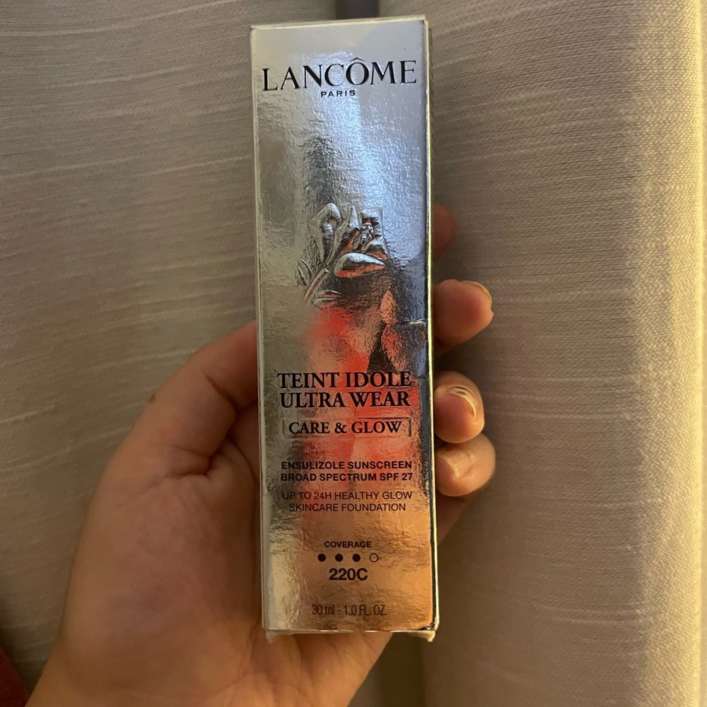 Lancôme
Teint Idole Ultra Wear Care & Glow Foundation​ with Hyaluronic Acid 220C